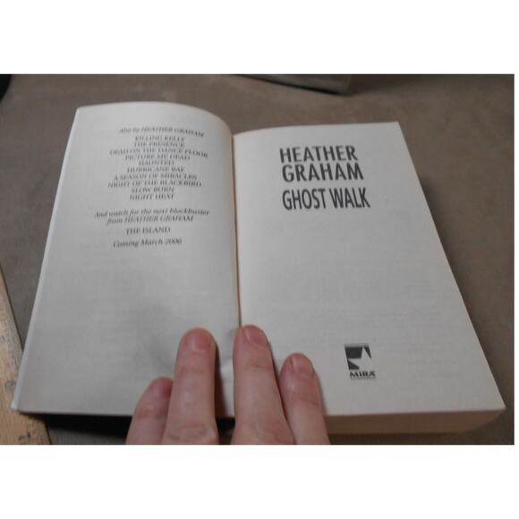 Ghost Walk by Heather Graham Paperback 2005 Harrison Investigation Book 3 - Picture 4 of 7